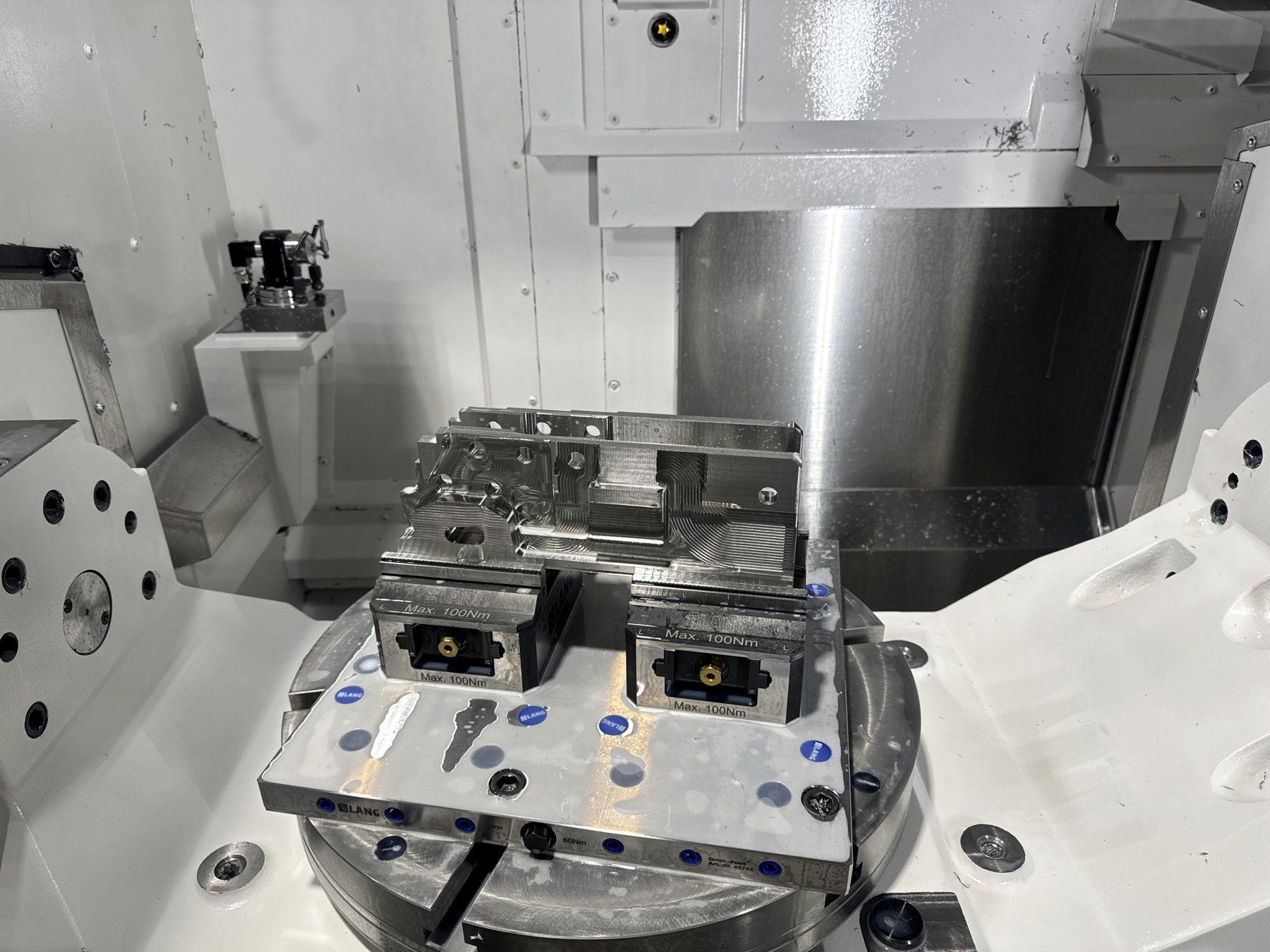 5-axis trunnion with zero-point workholding vises mounted